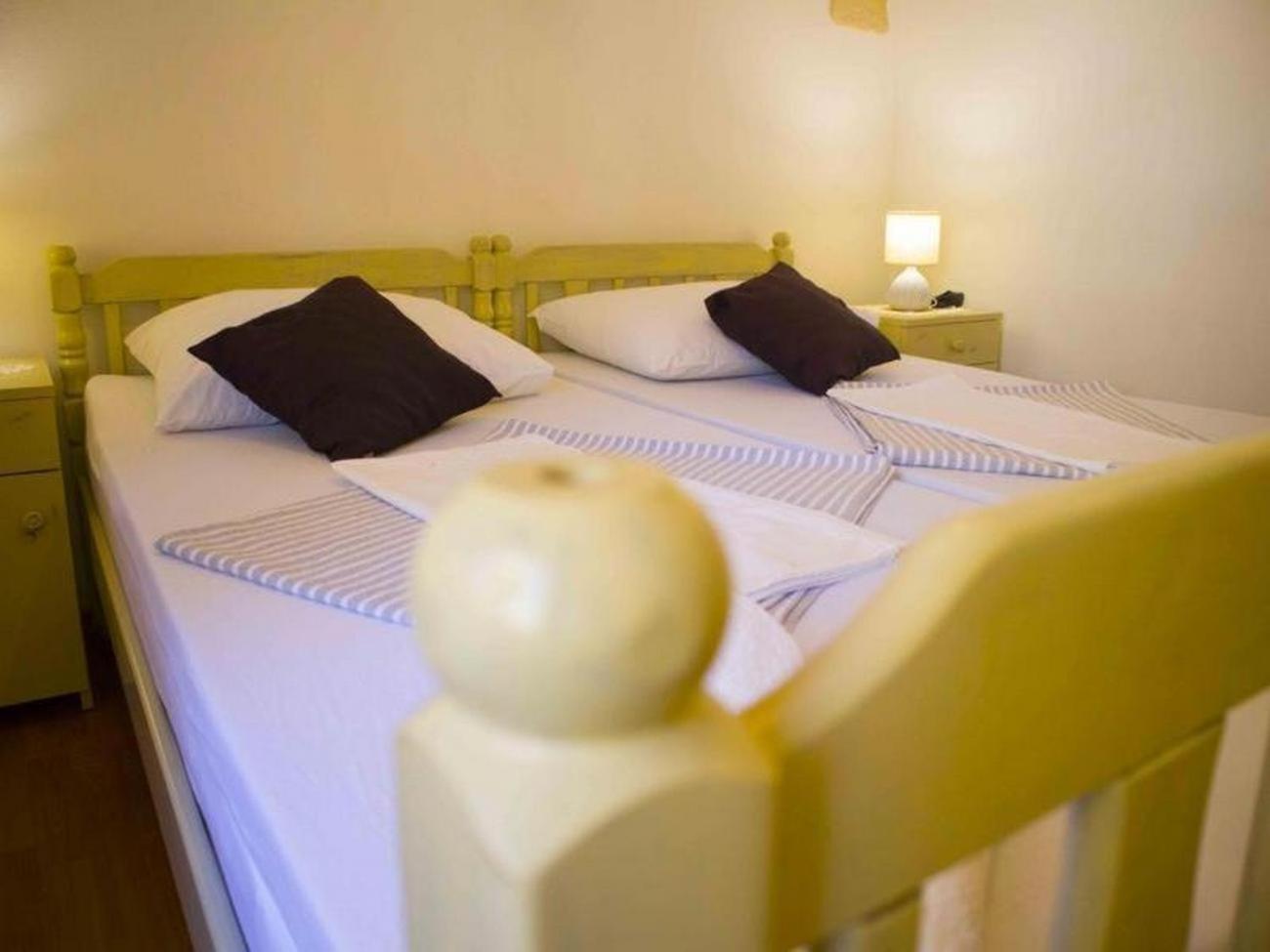 Apartments By The Sea Milna, Vis - 8896 Zewnętrze zdjęcie