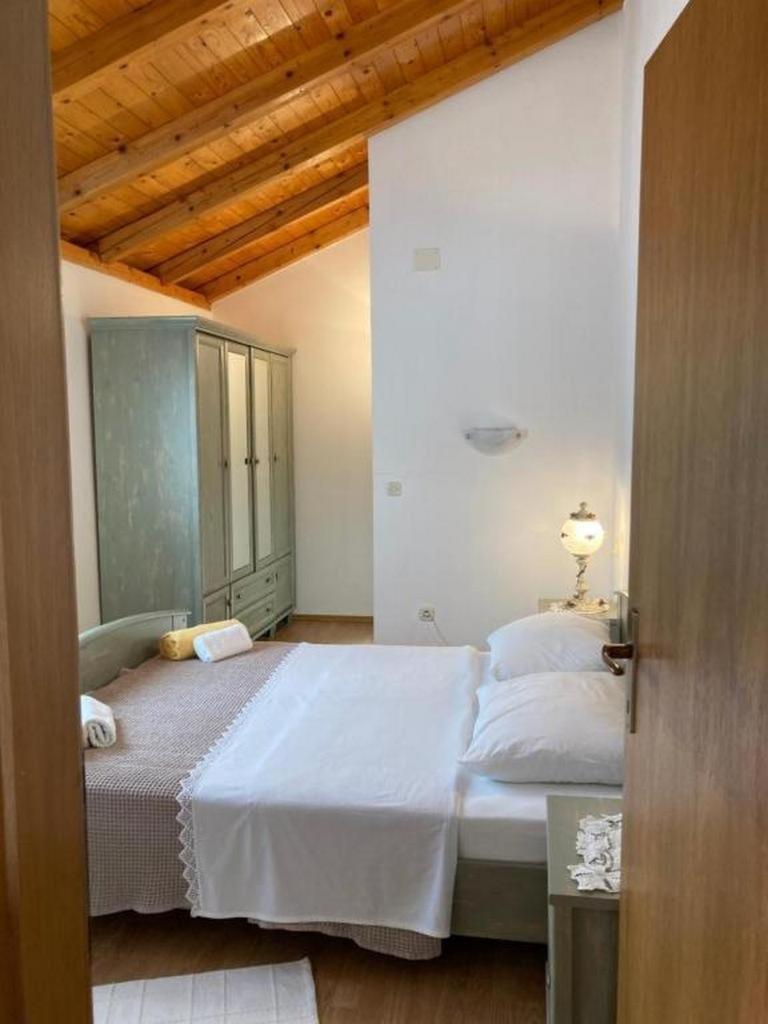 Apartments By The Sea Milna, Vis - 8896 Zewnętrze zdjęcie