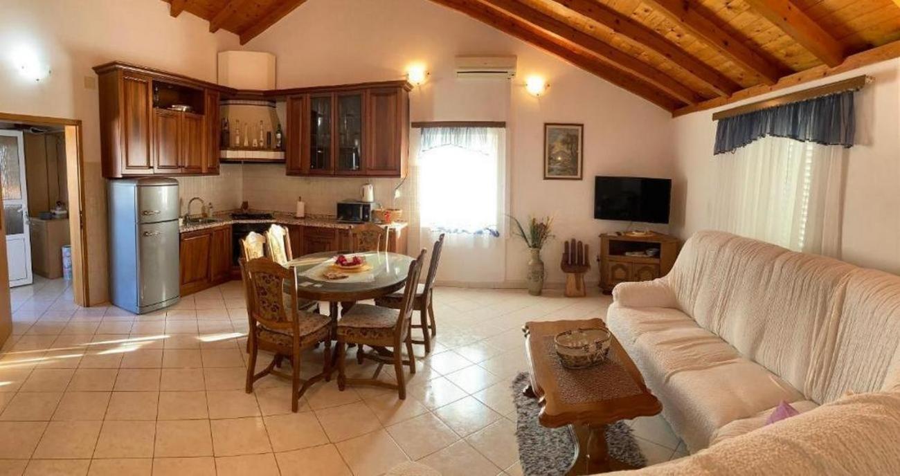Apartments By The Sea Milna, Vis - 8896 Zewnętrze zdjęcie